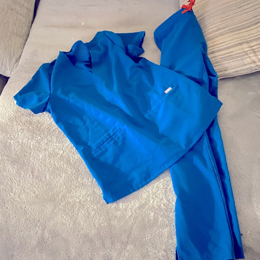 COPY - Figs scrub set. Alps blue. Small top and S/P Bottom